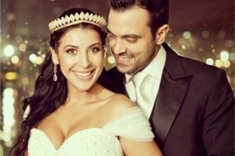 Priscila Pires completa três anos de casamento