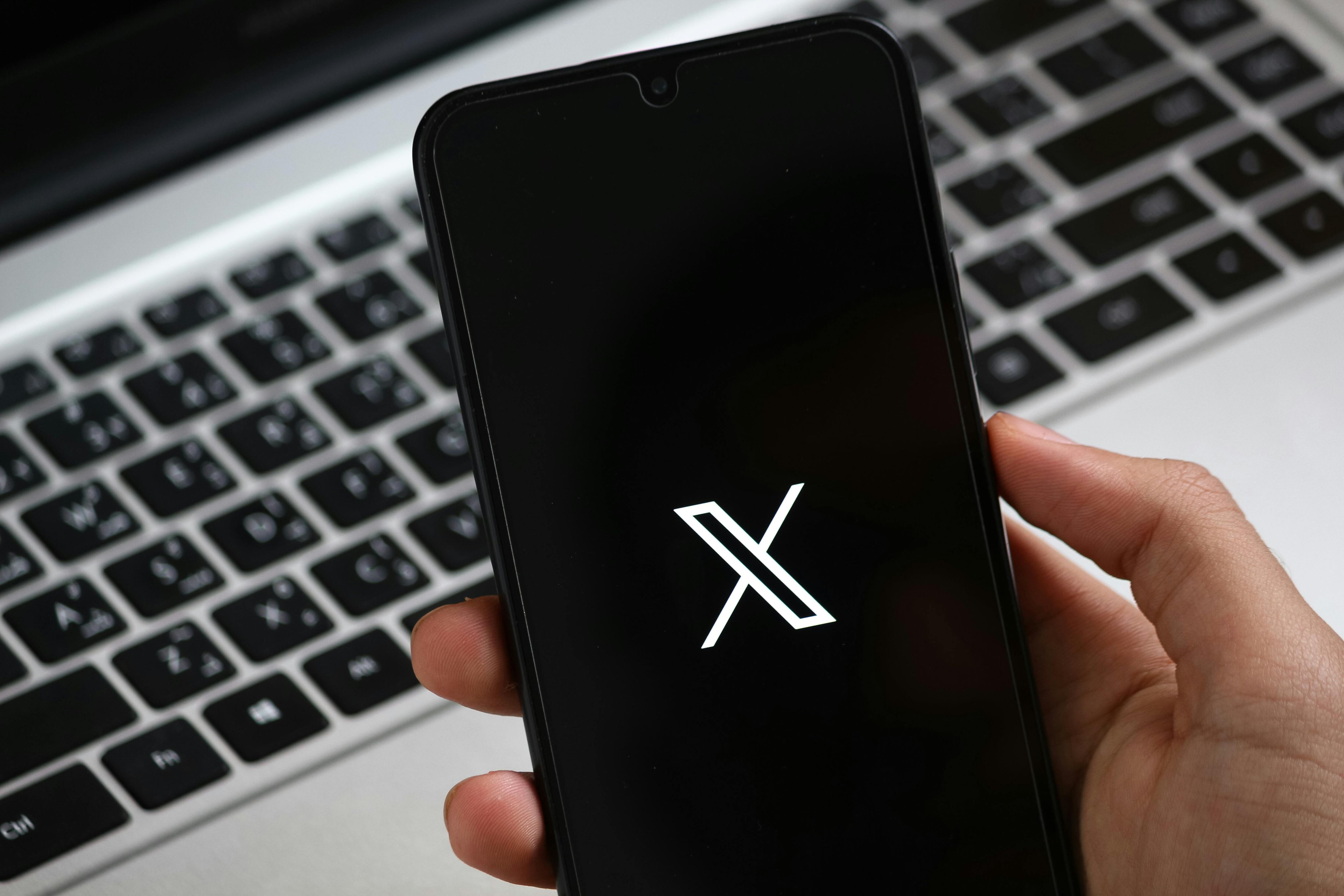 Caso é mais um capítulo da crescente pressão regulatória sobre o X, especialmente na Europa