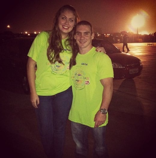 Zanetti e a namorada foram curtir o Carnaval no Anhembi