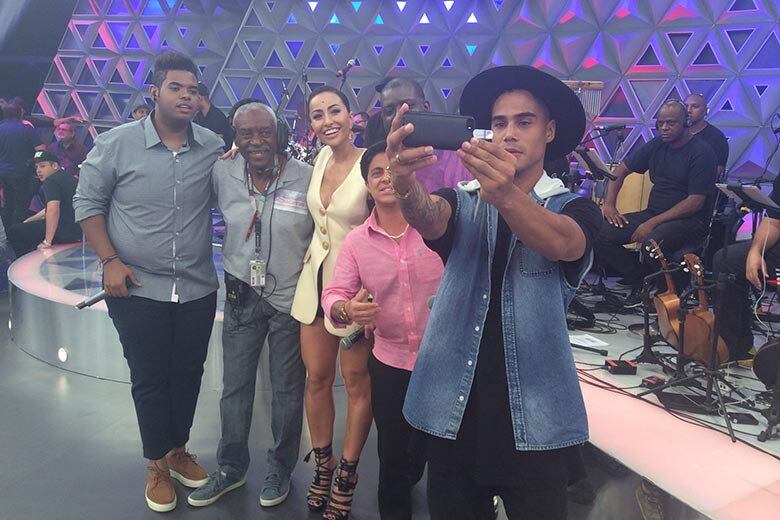 E Thammy brincou na hora de posar
+ Vídeo: Mika mostra talento para a música e canta Me Sinto Tão Bem
+ Quer saber tudo sobre o Programa da Sabrina? Siga o perfil no Twitter
+ A atração da japa mais famosa do Brasil também está no Facebook. Curta!