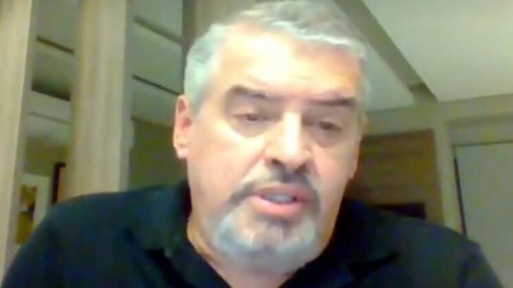 O médico esportivo Fernando Torres afirma que os benefícios do exercícios físicos são diversos e não podem ser compilados em um medicamento. "O exercício libera muitas substâncias e tem um efeito mais amplo, benéfico e complexo que a gente não consegue colocar dentro de uma pílula", disse.