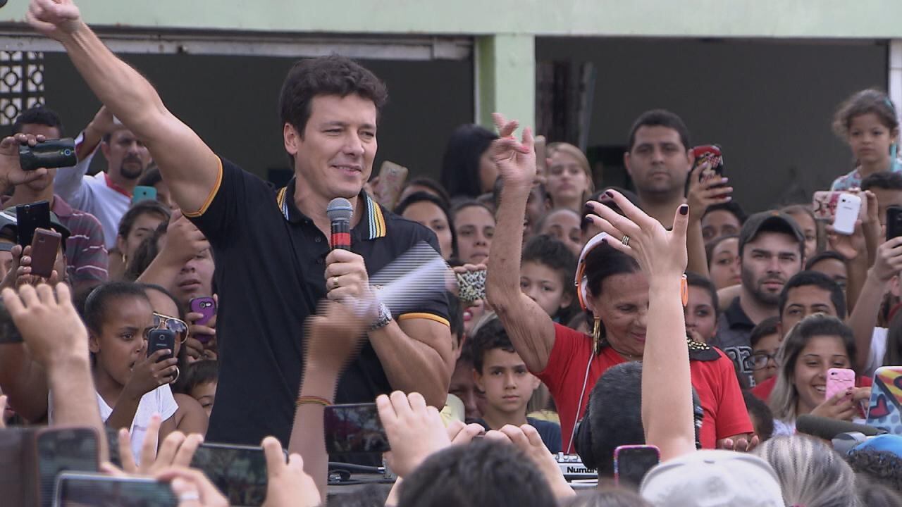 Apesar da vida
agitada, Judith nunca namorou desde que ficou viúva. 

Assista todas às transformações da Hora do Faro no R7 Play!  

