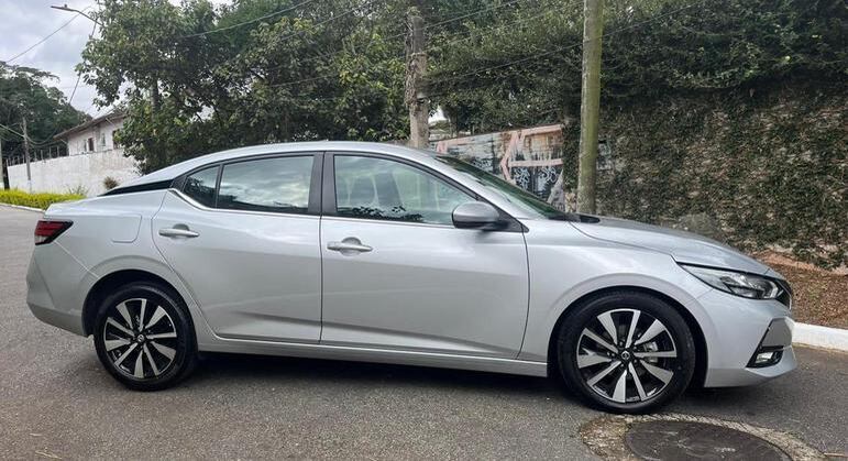Nissan Sentra Advance CVT mede 4,64 metros de comprimento