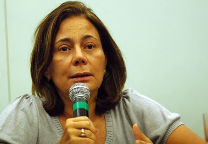 Andrea Gouvêa Vieira é a candidata a vice da Rede Sustentabilidade. Ela é ex-vereadora, jornalista, redatora e defende o direito do cidadão à informação. É casada, tem 68 anos e nasceu em Belo Horizonte (MG). Ela também foi membro do Conselho curador da Fundação de pesquisa Miguel de Cervantes. É candidata a vice de Bandeira de Mello (Rede) 