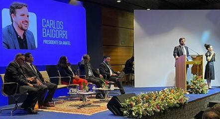 Anatel debate uso da comunicação para governança