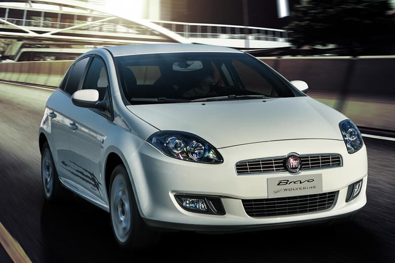 O Fiat Bravo Wolverine foi lançado em julho deste ano, na época da estreia do filme do mutante nos cinemas. A série acrescenta adesivos laterais que imitam arranhões do personagem, faróis com máscara negra, rodas de liga leve de 17 polegadas e suspensão reforçada, entre outros itens, à versão de entrada Essence (R$ 54.750), por mais R$ 3.000

Quer saber tudo sobre carros? Acesse R7.com/carros