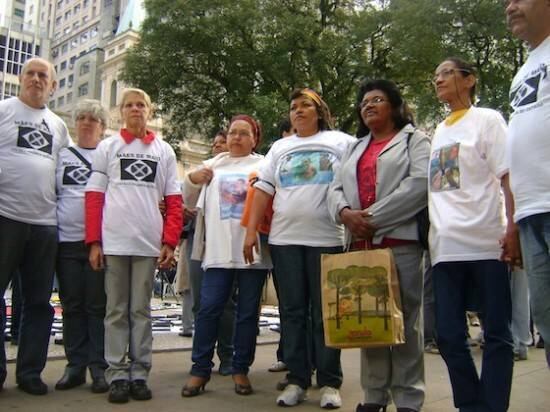 Integrantes do movimento independente Mães de Maio
