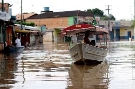 Mais de duas mil famílias foram atingidas pela cheia
