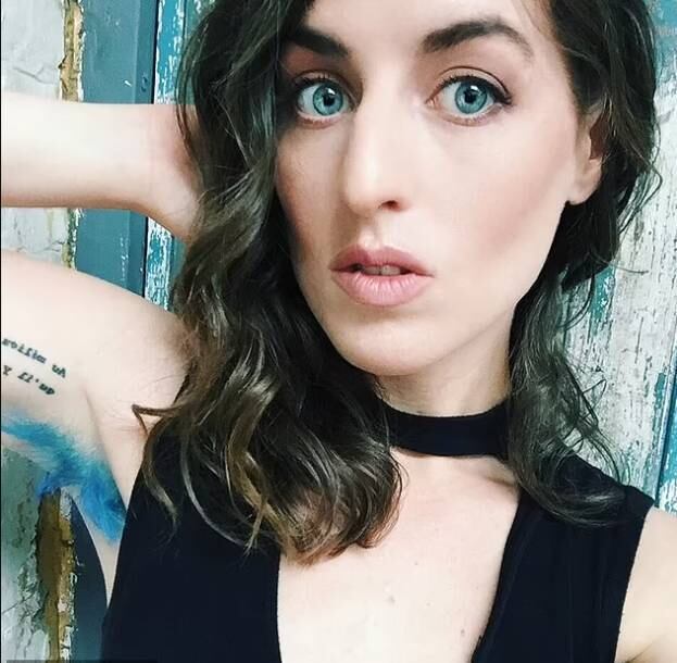 Em entrevista ao jornal Daily Mail, a britânica afirma que isso a fortalece, apesar de todo o ódio que as pessoas destilam nos comentários de suas fotos