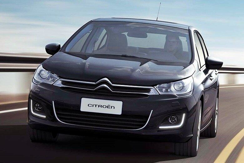 Outro modelo que deve ter causado certo desgosto na clientela é o novíssimo Citroën C4 Lounge. Substituto do C4 Pallas, o novo sedã da marca francesa acaba de chegar às lojas com preço inicial de R$ 59.990

LEIA TAMBÉM
Mais alemão, Citroën C4 Lounge investe no visual para superar preconceitos

Saiba tudo sobre carros! Acesse www.r7.com/carros