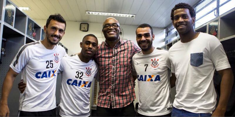 Anderson também foi tietado pelos jogadores