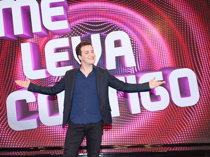 

Você está sozinho no Dia dos Namorados e quer
reverter este quadro? Calma que o Rafael Cortez resolve o seu problema. O R7
conversou com o apresentador do Me Leva Contigo e coletou dicas preciosas para
os rapazes deixarem para lá a solteirice. Veja!

