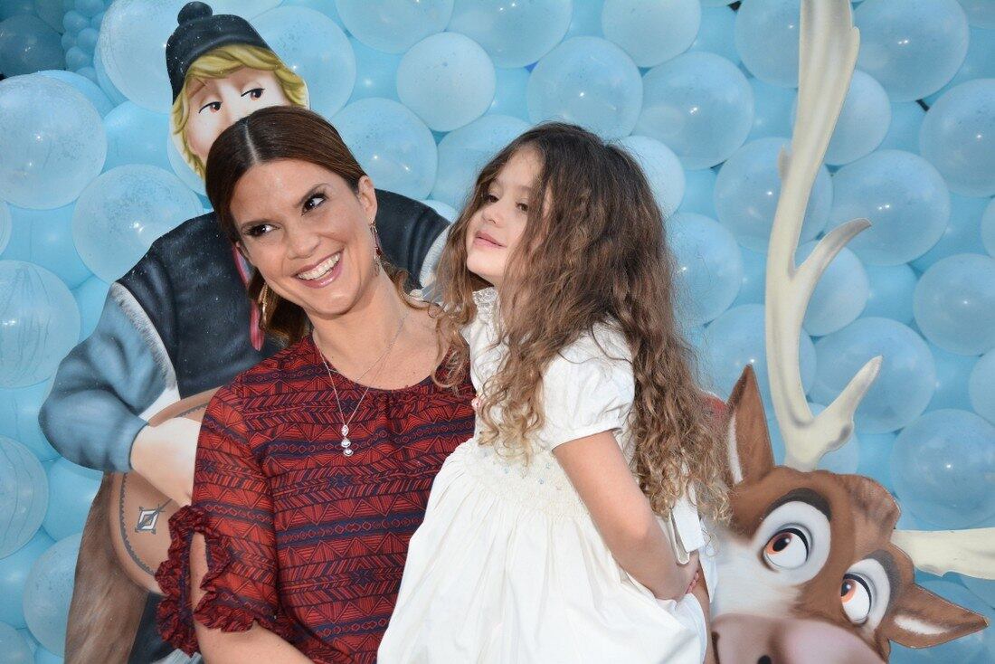 Mariana Kupfer com a filha Vitória