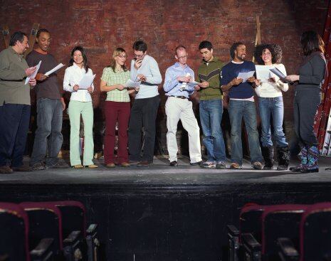 De acordo com Mara Moraes, diretora da Tribo de Atores, a área publicitária, em geral, paga melhor.

— Os testes de atores seguem regras e normas da propaganda. Nesses casos, o ator formado e com DRT (registro no Ministério do Trabalho) recebe um cachê de R$ 80. Nas seleções para novela ou cinema, é diferente. Não há esse pagamento pelo teste