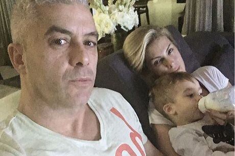 Família reunida após atentado