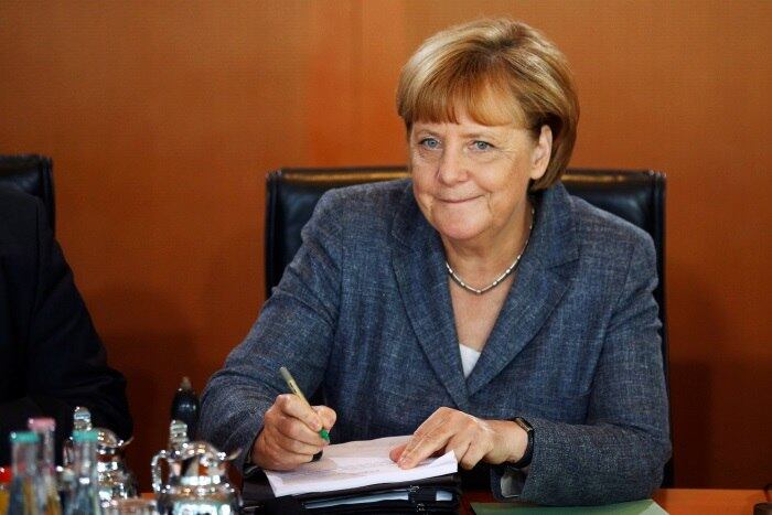 Angela Merkel afirmou que "uma mulher totalmente coberta tem poucas possibilidades de se integrar"
