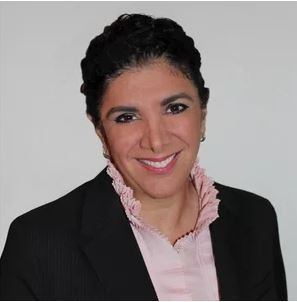 21ª - Cecilia Gaye-Schnell, vice-presidente da cadeia de mantimentos do Wallmart

Ela supervisiona todos o supermercado da rede de alimentos na metade do sul do Texas. Antes de ingressar na empresa, atuou por 19 anos na Mattel, onde trabalhou com as operações logísticas em Caracas, na Venezuela
