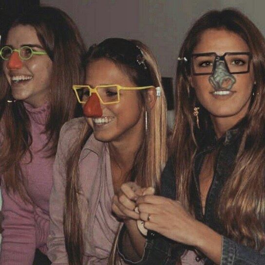 12) Quando ela se divertiu com essa máscara horrorosa