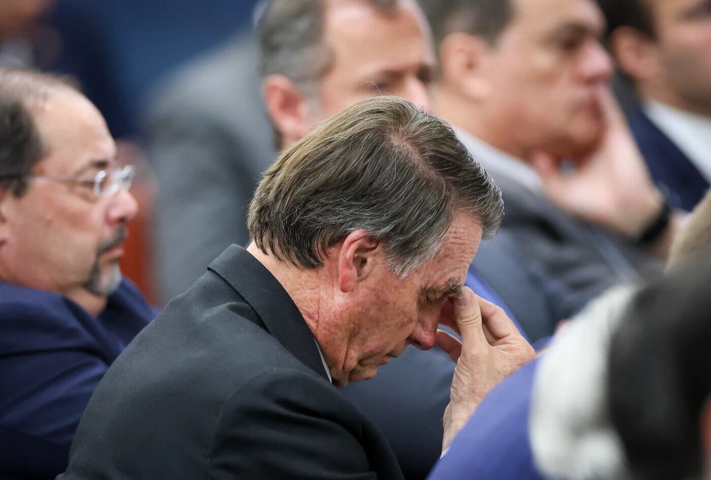 Bolsonaro teve prisão domiciliar decretada nesta segunda (4)