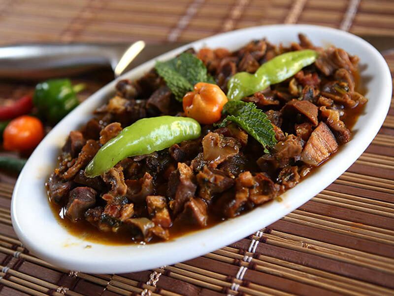 Bar Koisa Nossa (Os Internacionais)
Prato- Sapequi Koisa Nossa: sarapatel de moela com pequi
Endereço: travessa Engenheiro Allioni, 1 - Mouraria
