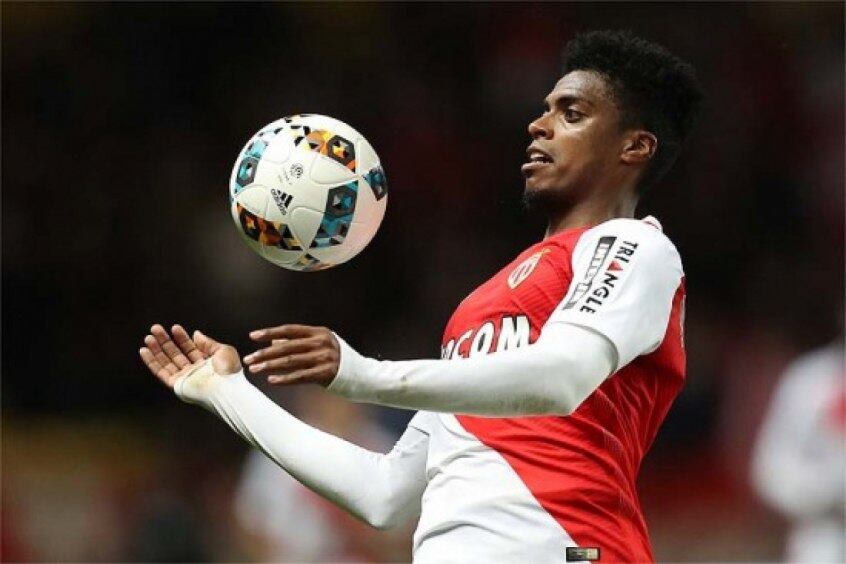 ESQUENTOU - De acordo com o jornal português 'Record', o Sporting, de Portugal, deseja contratar o zagueiro brasileiro Jemerson, do Monaco. O defensor, de 27 anos, terminou seu contrato com o clube do Principado e pode reforçar os Leões na próxima temporada. Ainda segundo a publicação, o negócio só deve ser concretizado caso Ilori e Neto deixem o clube.
