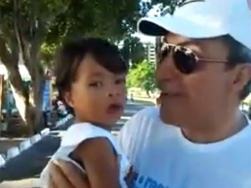 Falecido
no dia 2 de dezembro do ano passado, o ex-governador de Sergipe Marcelo Déda
(PT) deixou, entre seus cinco filhos, Mateus, portador da síndrome de Down. Durante
sua posse como governador, em 2011, o petista chorou ao dedicar o momento ao filho
mais novo, que nasceu prematuramente