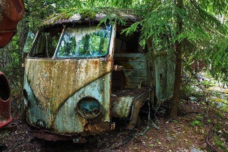 Cemitério de carros em Chatillon, na Bélgica 