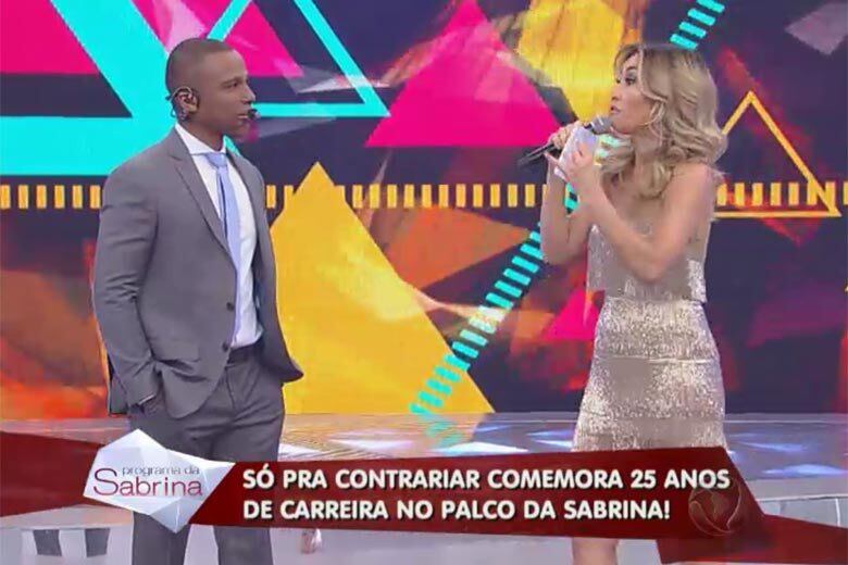 —  Sorte sua porque, senão, você estaria lá também. Na foto, não ia estar muito diferente — brincou a Japa, acreditando que o mesmo tipo de sunga seria usado pelo irmão de Alexandre

+ Vídeo: Com 25 anos de carreira, Só Pra Contrariar recebe homenagem do Programa da Sabrina

+ Quer saber tudo sobre o Programa da Sabrina? Siga o perfil no Twitter

+ A atração da japa mais famosa do Brasil também está no Facebook. Curta!
