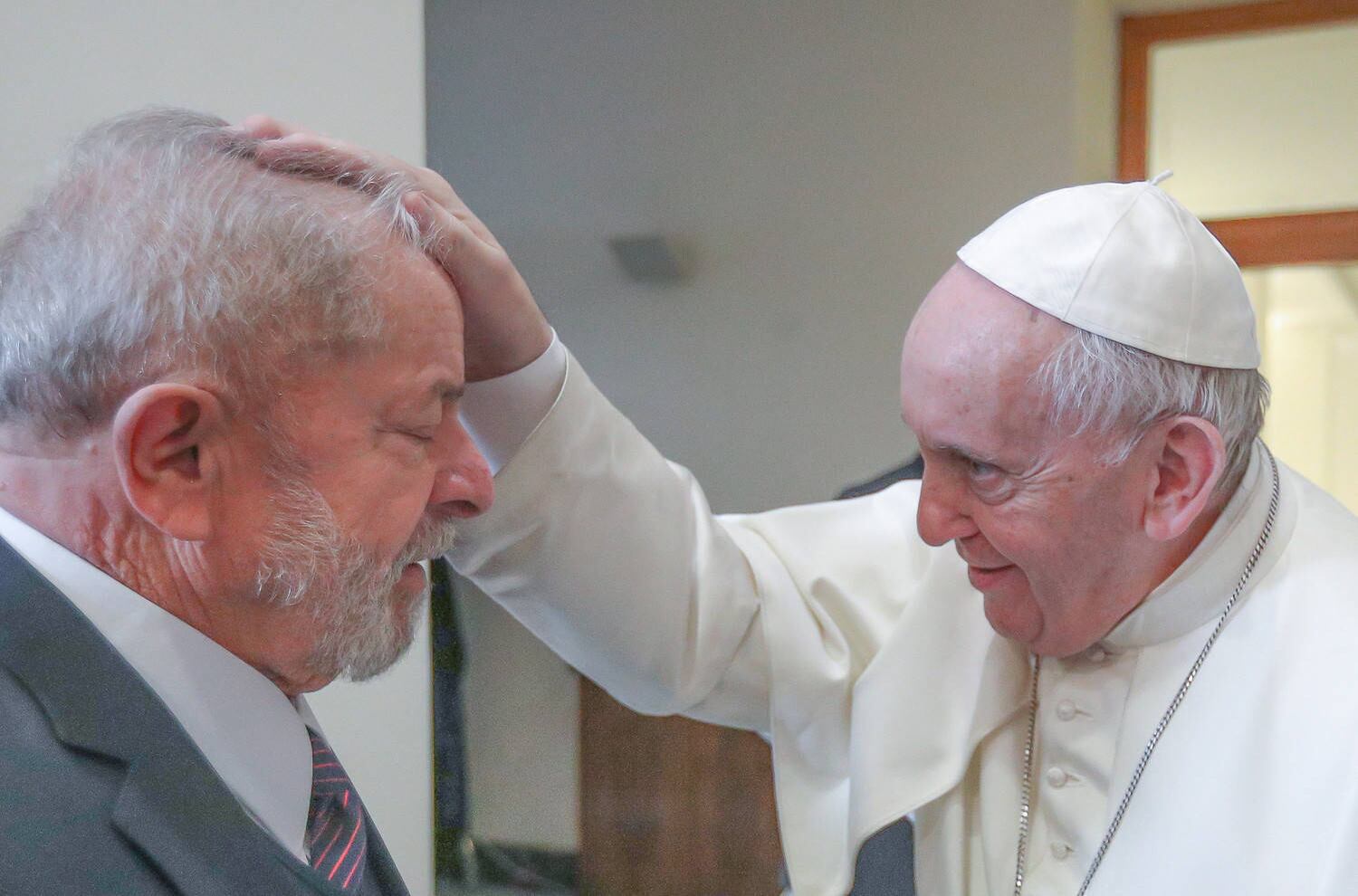 O ex-presidente Luiz Inácio Lula da Silva em encontro com o Papa Francisco