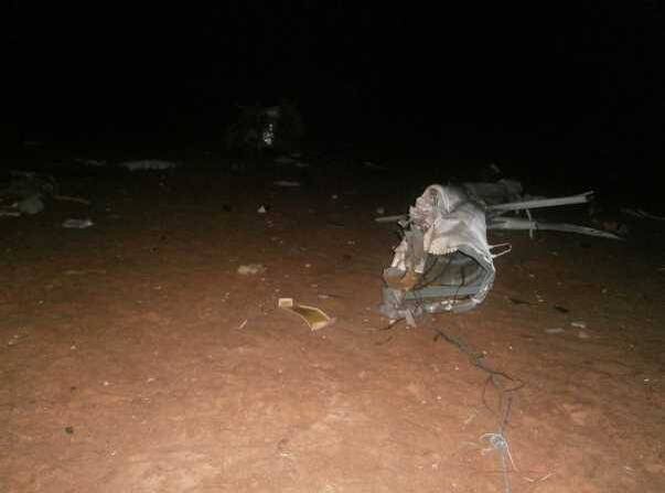 Pelas fotos divulgadas pelo Corpo de Bombeiros é possível ver que o helicóptero ficou completamente destruído
