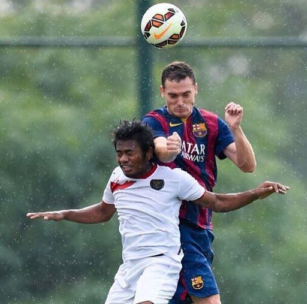 O único jogo dele no Barça foi em um amistoso pelo o time B do clube, mas ele saiu da atividade com uma lesão na coxa e teve de passar por uma cirurgia