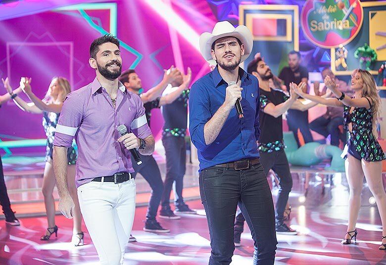 A dupla Thales & Vicente também canta seus sucessos

• É fã da Japa? Assista a todas as edições do Programa da Sabrina na íntegra no r7.com/play
