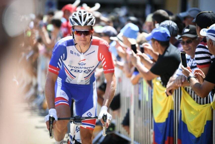 O francês Arnaud Demare faturou a 18ª etapa da Volta, no circuito Trie-sur-Baïse - Pau. Foram 171 km percorridos em 3h46m50s
