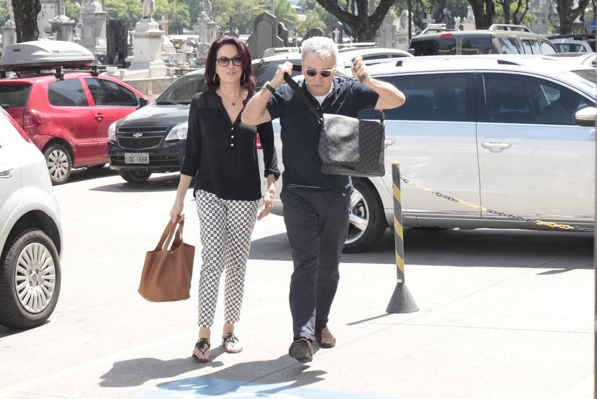 Edney Silvestre compareceu para se despedir da amiga 