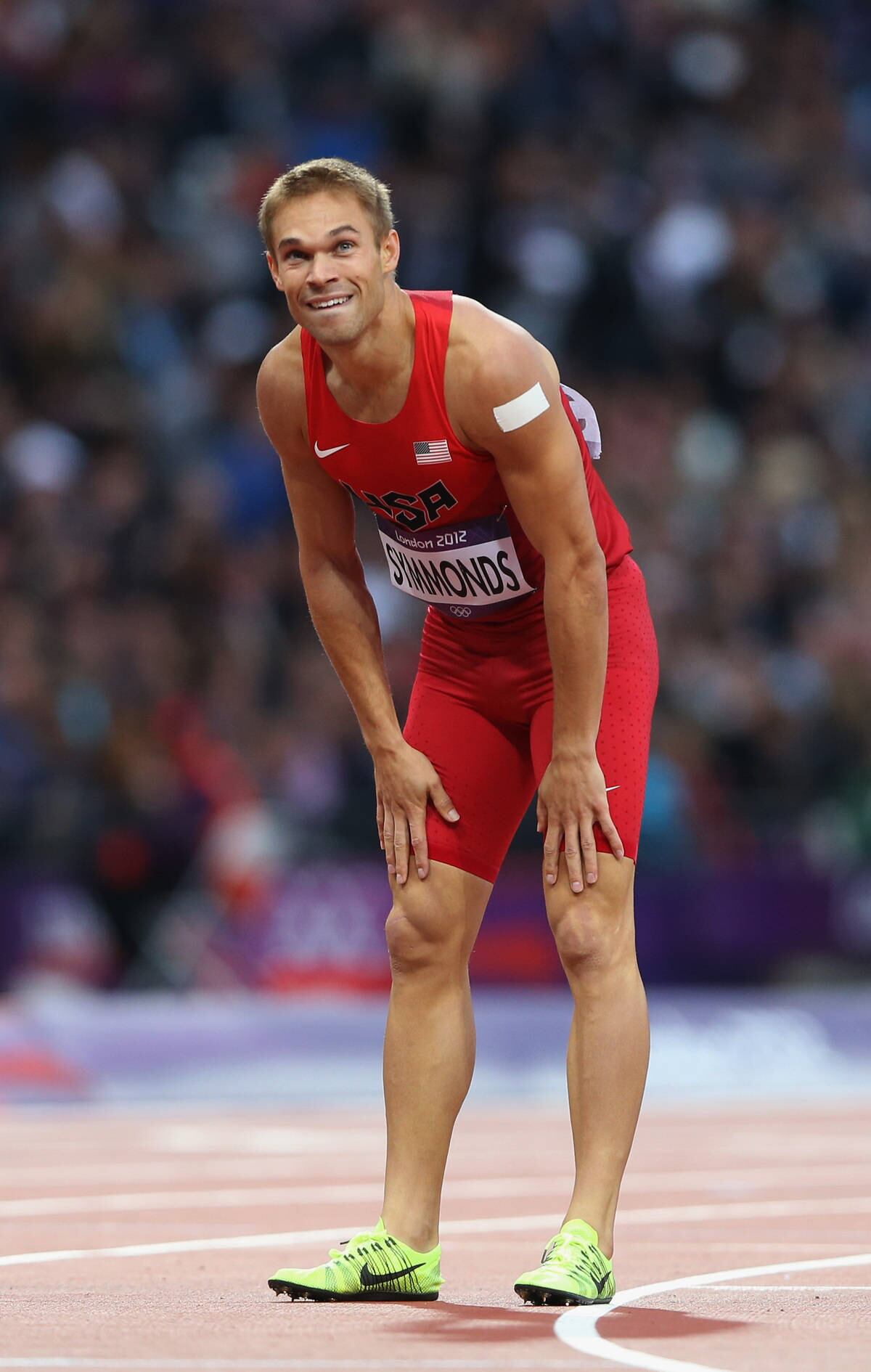Já o corredor americano Nick Symmonds precisou competir nas Olimpíadas de Londres com um esparadrapo no braço porque havia feito ali uma tatuagem com uma propaganda