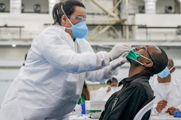 O Hoje em Dia foi até unidades básicas de saúde confirmar que, a partir desta quinta-feira (30), postos de São Paulo começam a fazer o teste rápido da Influenza. Estão disponíveis 150 mil teste capazes de identificar os tipos A ou B do vírus da gripe