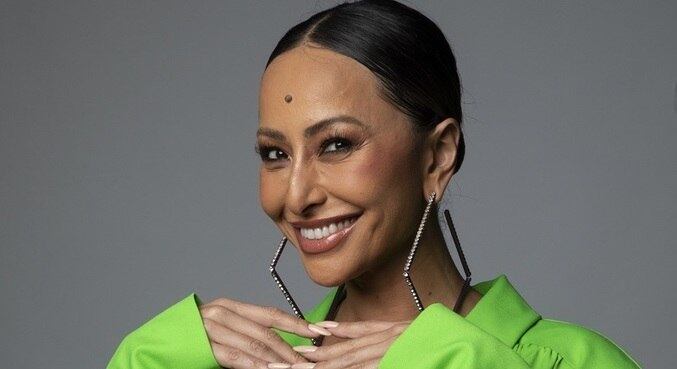 Sabrina Sato comanda a reta final da Ilha Record