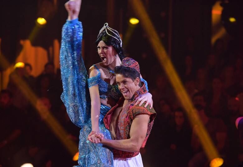 As estrelas puderam experimentar a dinâmica de outros parceiros. Léo Miggiorin e Bárbara executaram uma coreografia de jazz musical, estilo que foca nas grandes produções da Broadway