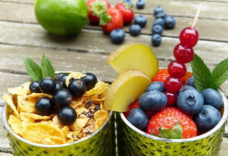 Quando o assunto é perder peso, muito se fala em diferentes tipos de dietas milagrosas. Recentemente, uma opção de alimentação que tem ganhado vários adeptos é a chamada dieta low carb. Mas, apesar da fama, muitos não sabem no que consiste essa reeducação alimentar