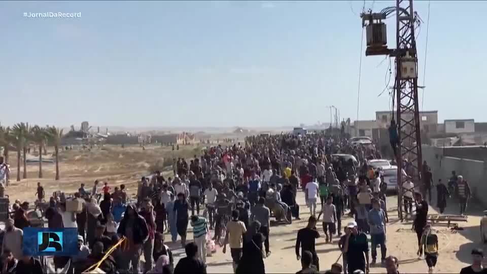 População da Faixa de Gaza recebe caminhões com ajuda humanitária nesta quarta (11)