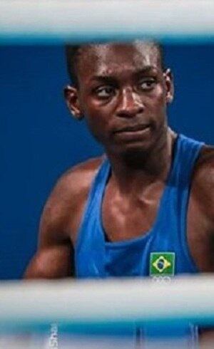O jovem brasileiro de 19 anos perdeu para o atual campeão olímpico na final
