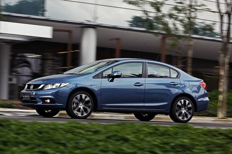 Civic atual — Números bem menores se comparado aos da geração antecessora. Na opção de entrada com motor 1.8 16V SOHC i-VTEC FlexOne, abastecido com gasolina o Civic oferece 139 cv e 140 cv com etanol. Nas demais versões, o motor já era o 2.0 16V com 150 cv e 155 cv, que seguirá no capô da nova geração