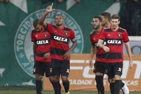 Anselmo fez os dois gols do Sport contra o Palmeiras