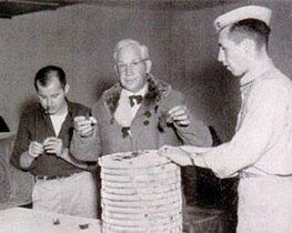 O objetivo era lançar as bombas a partir de aviões, de acordo com o comportamento natural dos morcegos. Eles seriam dispersados de gaiolas de papelão presas em paraquedas, portando suas pequenas cargas acionadas por um dispositivo de tempo
