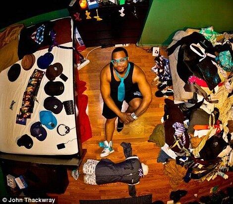 Maleeq, de Nova York
— Eu também sinto que muitas pessoas confundem conforto e felicidade, mas isso não faz sentido. Foi nos lugares mais pobres que encontrei mais sorrisos