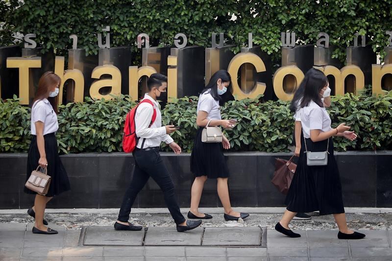 Os níveis de PM2,5 (partículas de 2,5 microns ou menos de diâmetro) subiram para 97 microgramas por metros cúbicos (µg/m3), mais do que o dobro do que o recomendável pelas autoridades tailandesas