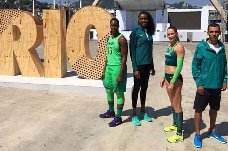 Novos uniformes foram apresentados neste sábado
