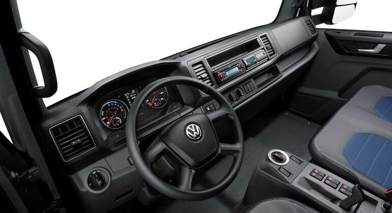 Modelo conta com um painel rústico, que é típico da marca