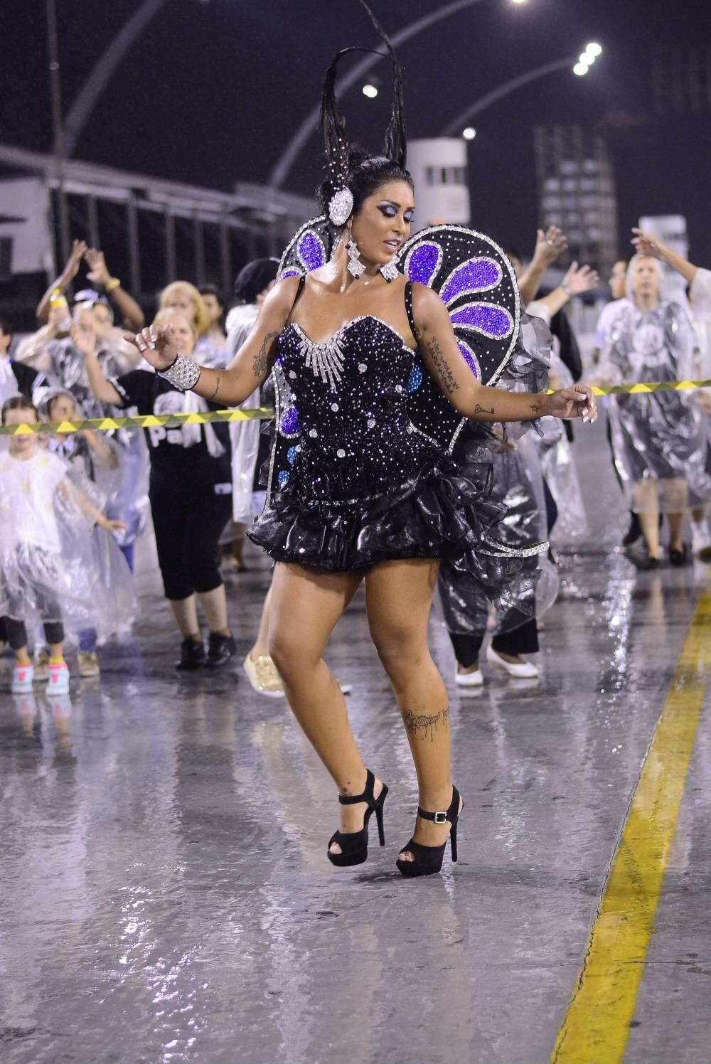 A morena participou de ensaio técnico na noite desta quinta-feira (14)