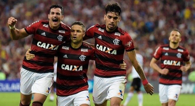 Diego marcou gol da vitória do Flamengo aos 40 minutos do primeiro tempo